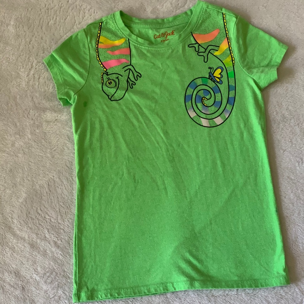 Girls Cat & Jack T-Shirt size 6/6X (small)